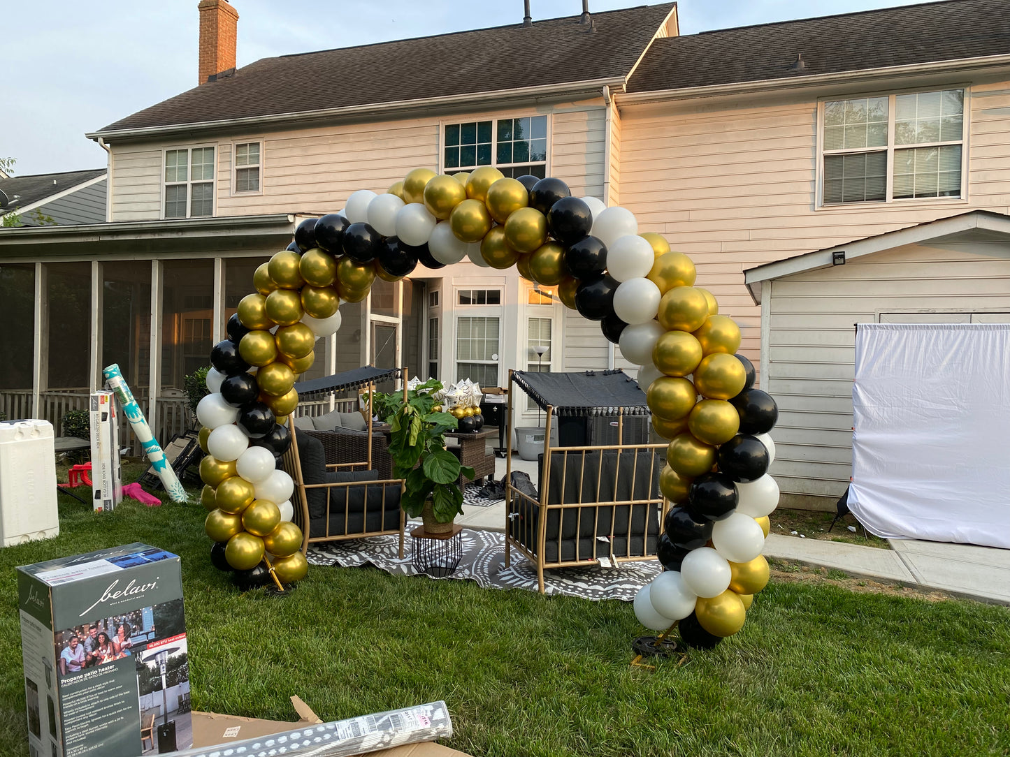 Outdoor Balloon Arch